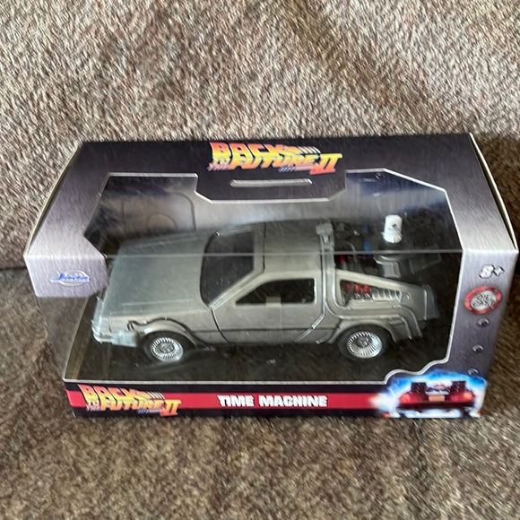 BackTo Future ll Time Machine - Picture 1 of 3